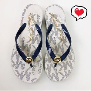 Michael Kors Flip Flops Size 10 D247